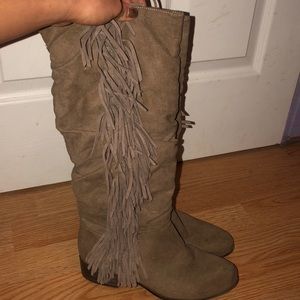 Light brown y’all boots